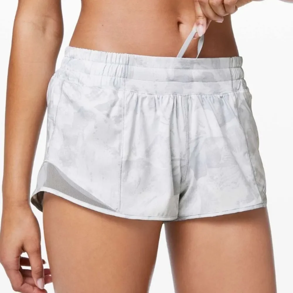 Lululemon Hotty Hot Short II 2.5